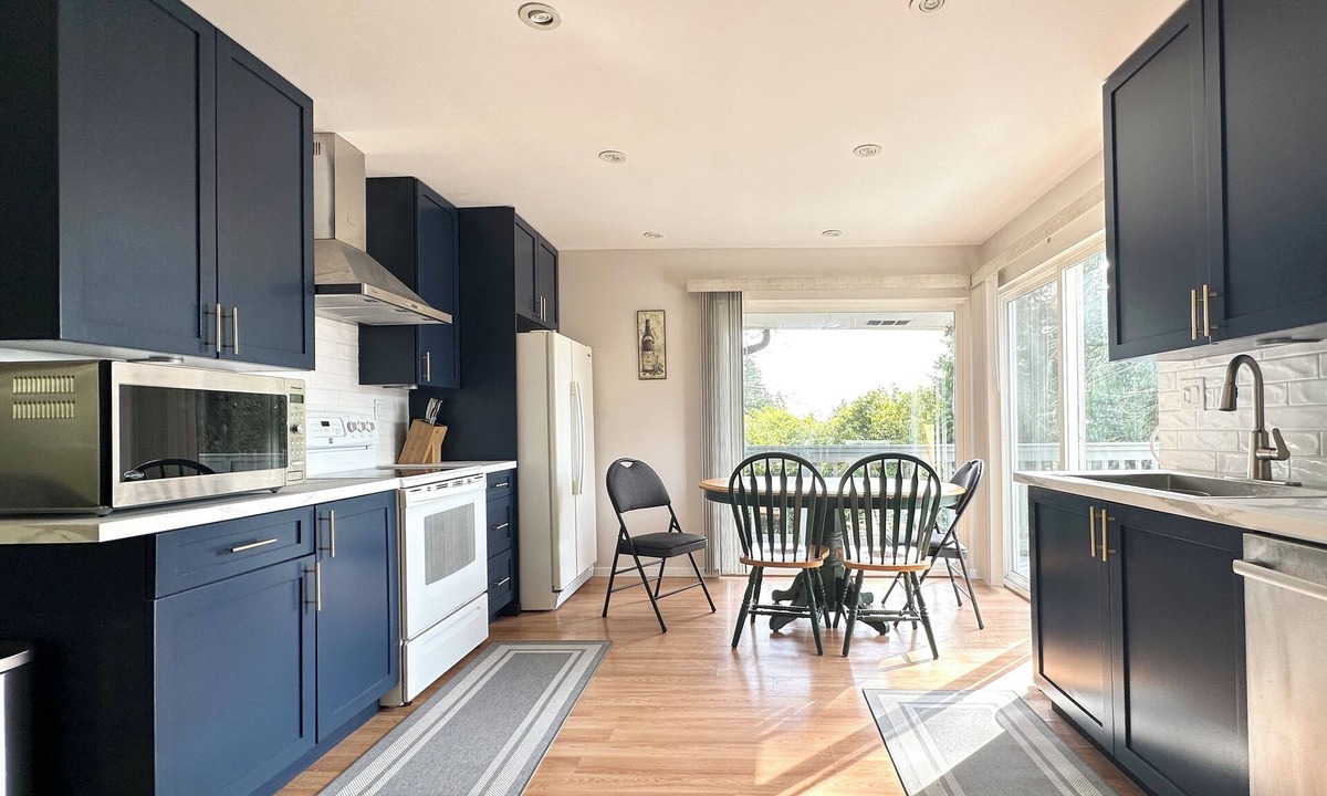 Canyon Heights House | Family Friendly, Bright, & Spacious 3 BED 2 BATH
