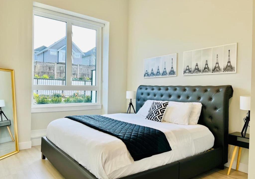 South Newton House | Family Friendly Ground Level Condo
