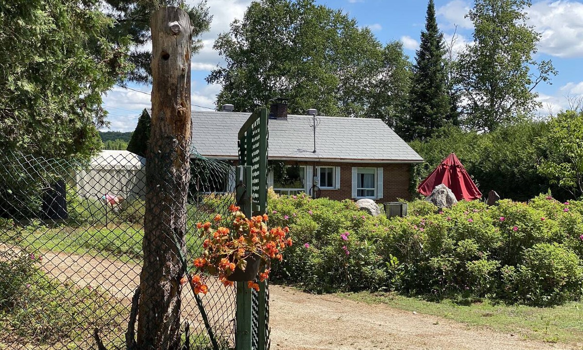 La Minerve Cottage | Family Friendly including the 4 legged ones (pet friendly)