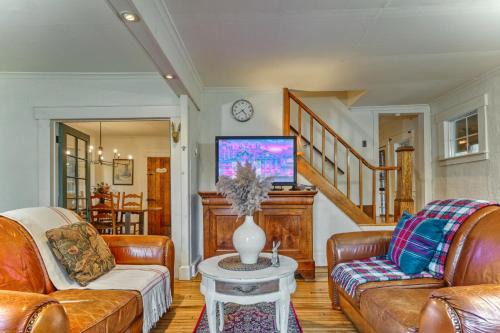 Ayers Cliff House | Family Summer Home in the Eastern Townships
