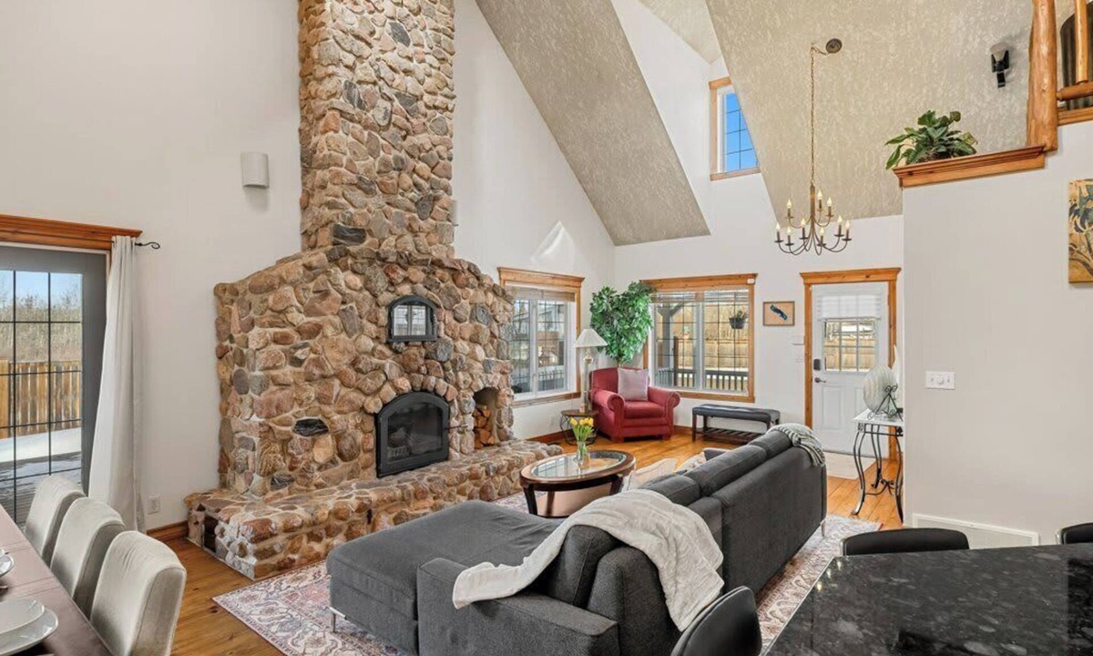 Sylvan Lake House | Fern & Pine | 4BR Retreat w/Games & Spacious Yard