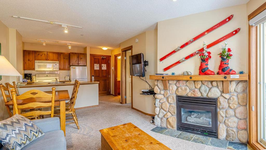 Sun Peaks Cabin | Fireside Lodge #315 By Bear Country
