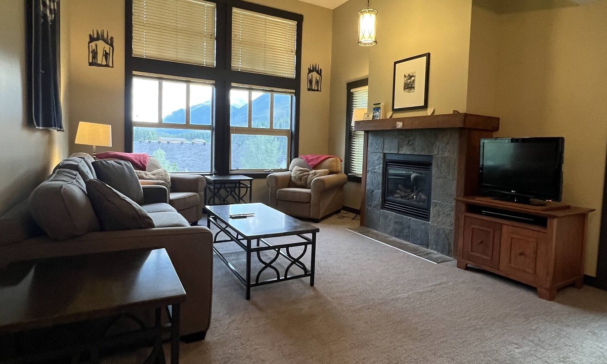 Panorama Condo | FLAGSHIP PANORAMA CONDO 2 bed 2 bath ski in/out Upper Village clean fee INC