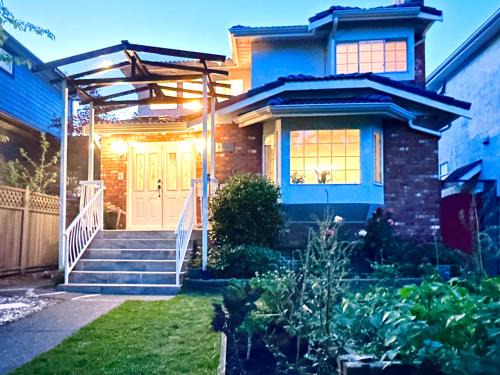 West Point Grey House | Forest stay & Beaches & Elite living near UBC