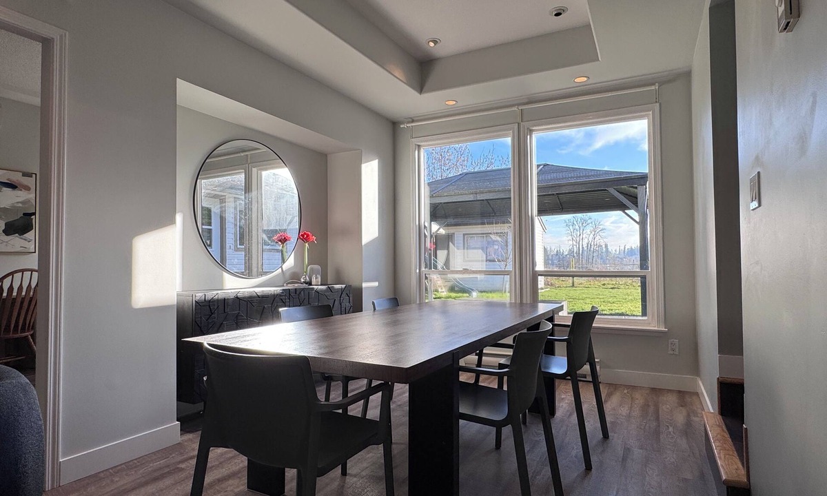 Fort Langley House | Fort Langley Rancher with Views | 3 Bedrooms + Den | Walk to Town