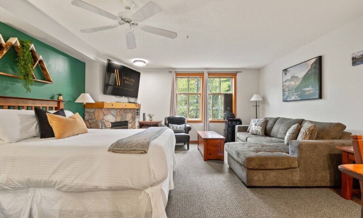 East Kootenay Apartment | Free As A Bird | Upper Village | Pool | Hot Tub
