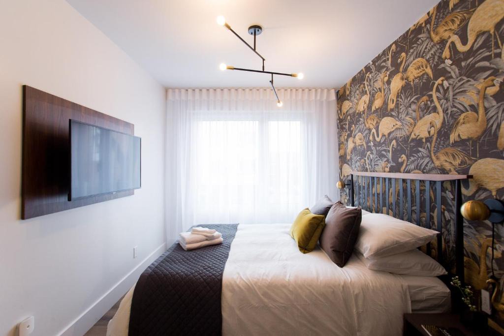 Little Italy Apartment | Fun & Funky Little Italy Studio with Full Kitchen by Den Stays