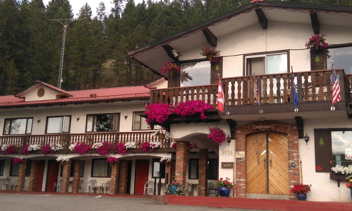 Radium Hot Springs Hotel | Gables Motel