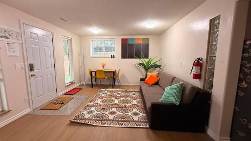 Citadel Apartment | Gateway to Banff - Cozy 2BR Sleeps 6 - NW Calgary