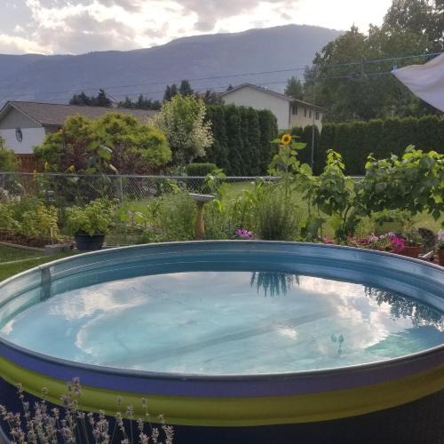 Oliver Bed & Breakfast | Global Village Permaculture BnB
