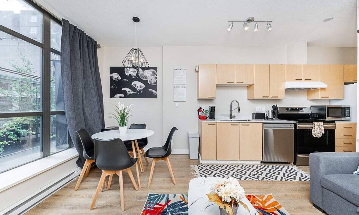 Downtown Vancouver Apartment | Gorgeous Unit in the Heart of Downtown