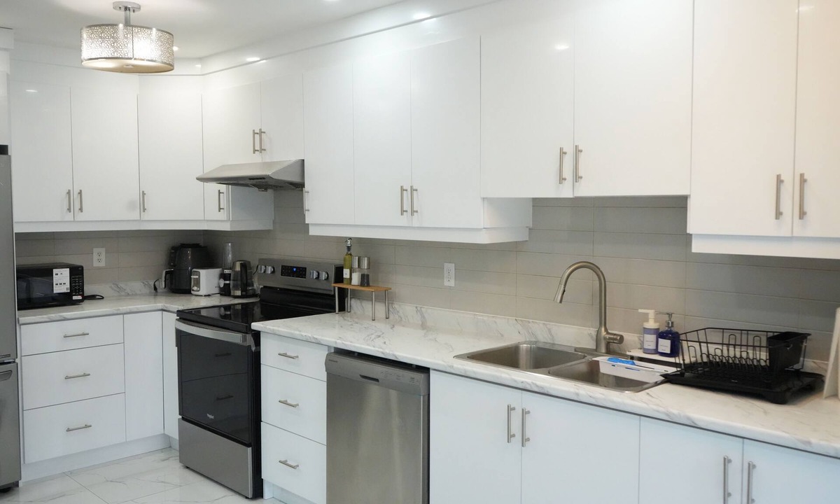 Brampton House | Grand 6BR Home | Designed for Families & Large Groups