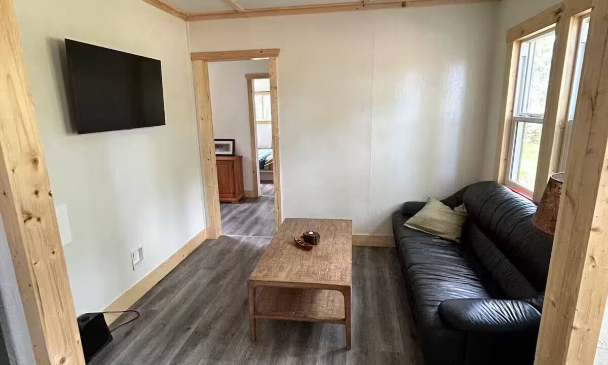 Falcon Lake Cabin | Granite Lake 2 Bedroom Cabin