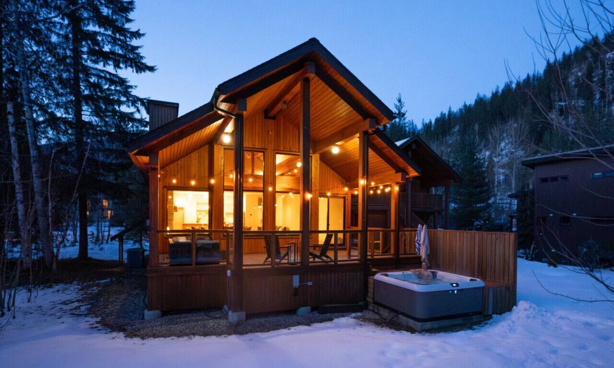 Revelstoke Ski Chalet | Great Escape Chalet Revelstoke
