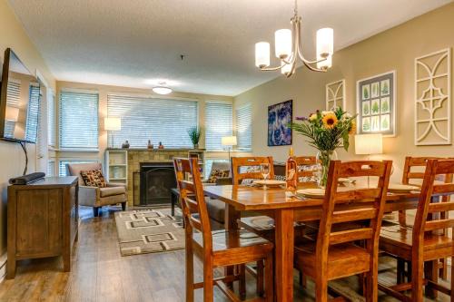 Upper Village House | Greystone Lodge 210 Ski-in Out