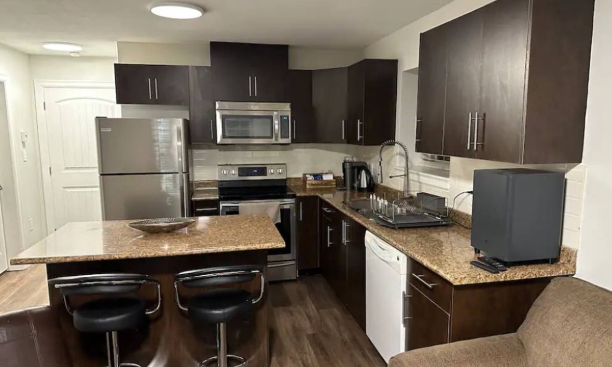 Lower Sumas Mountain Apartment | Guest apartment in Abbotsford