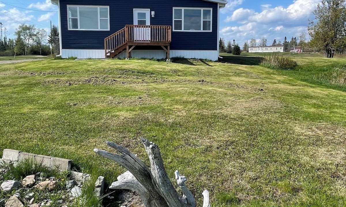 Dipper Harbour House | Harbour Breeze 3-bedroom house overlooking Dipper Harbour.