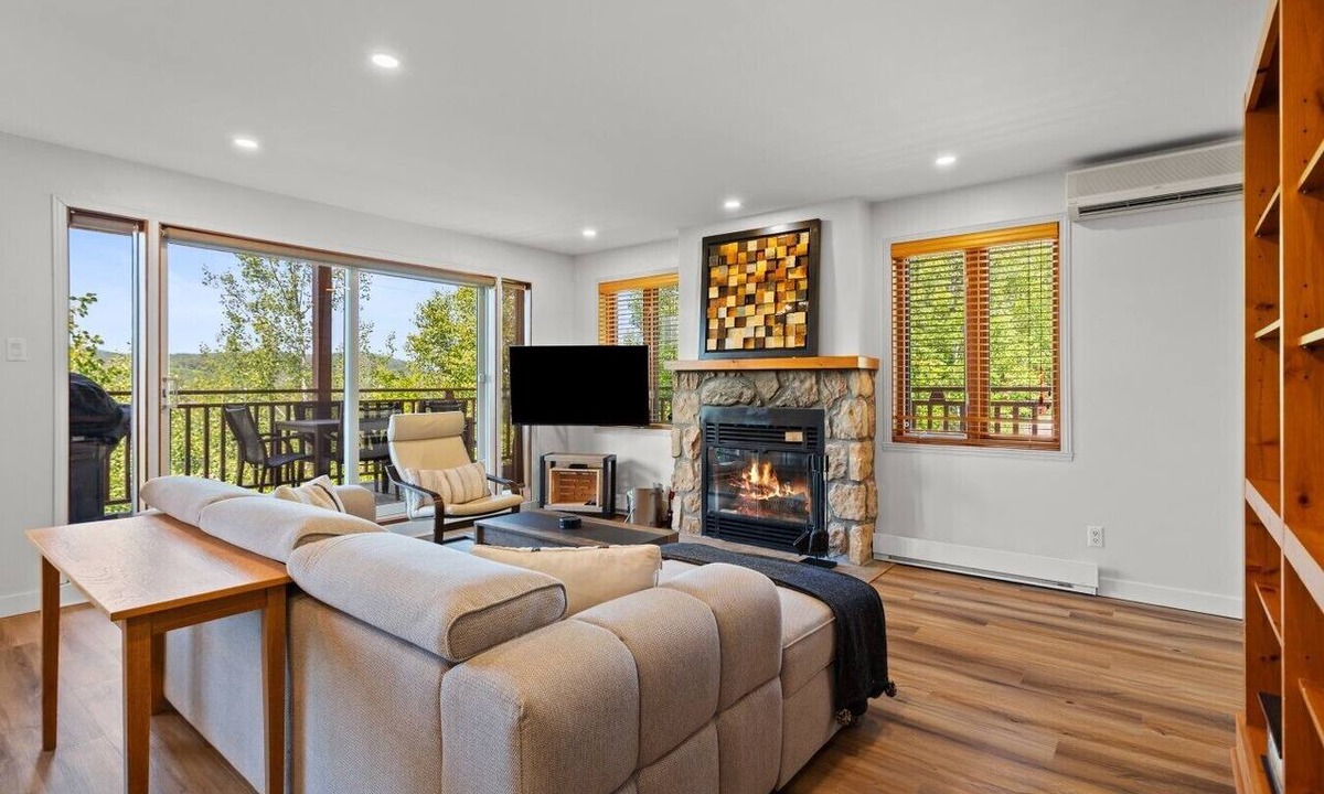 Mont-Tremblant Condo | Hauts-Bois Ski In/Out 2brs w/Pool Access (193-1)