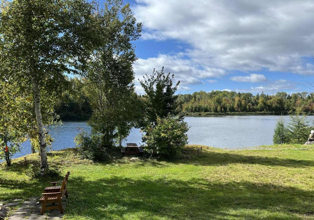 Saint Fulgence House | Havre du Lac Montagnais