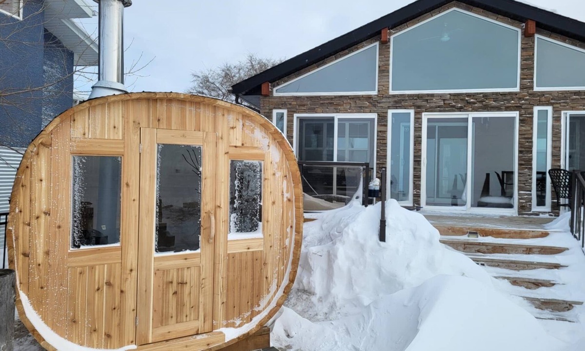 Saint Ambroise House | Hidden paradise! Amazing Sunsets and spa! $200 and up.
