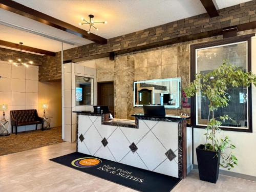 Peace River Hotel | High Point Inn & Suites Peace River