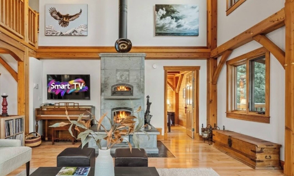 Bragg Creek House | Highlands Homestead Luxury Retreat