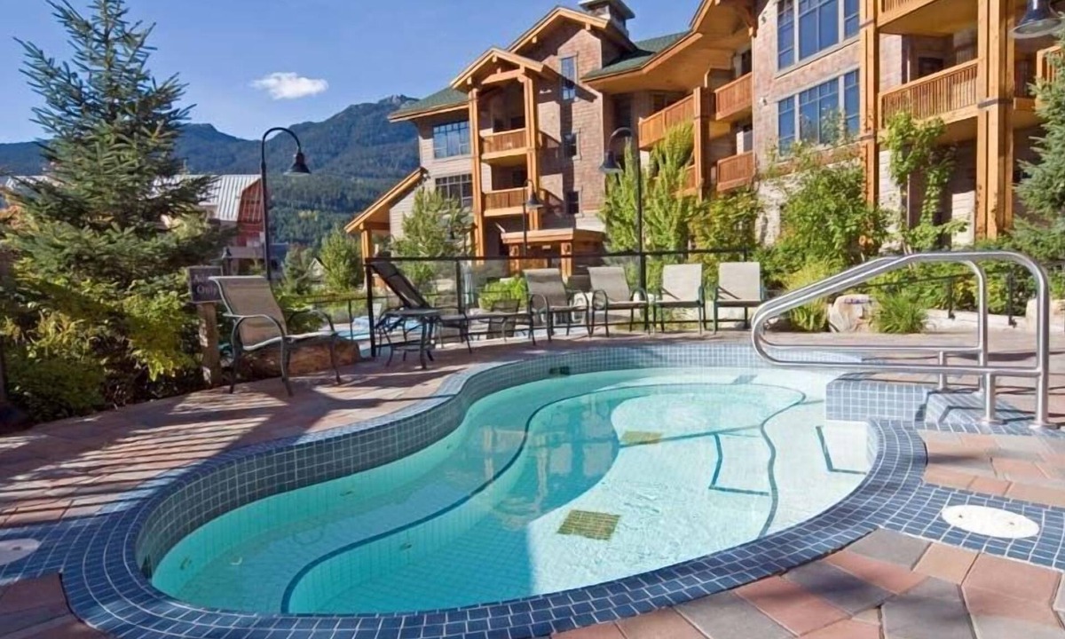 Whistler Creekside Apartment | Hike + Ski | Elegant Suite + Cozy Fireplace