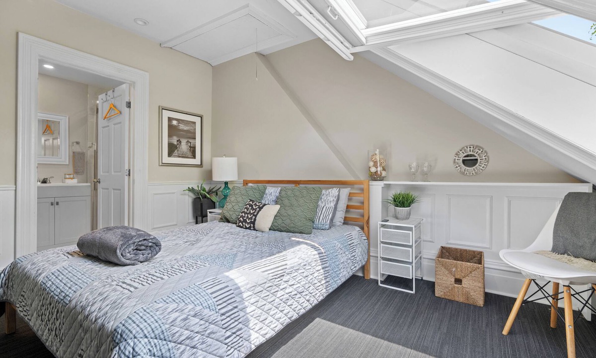 South End House | Historic Old South District Aft Castle Suite