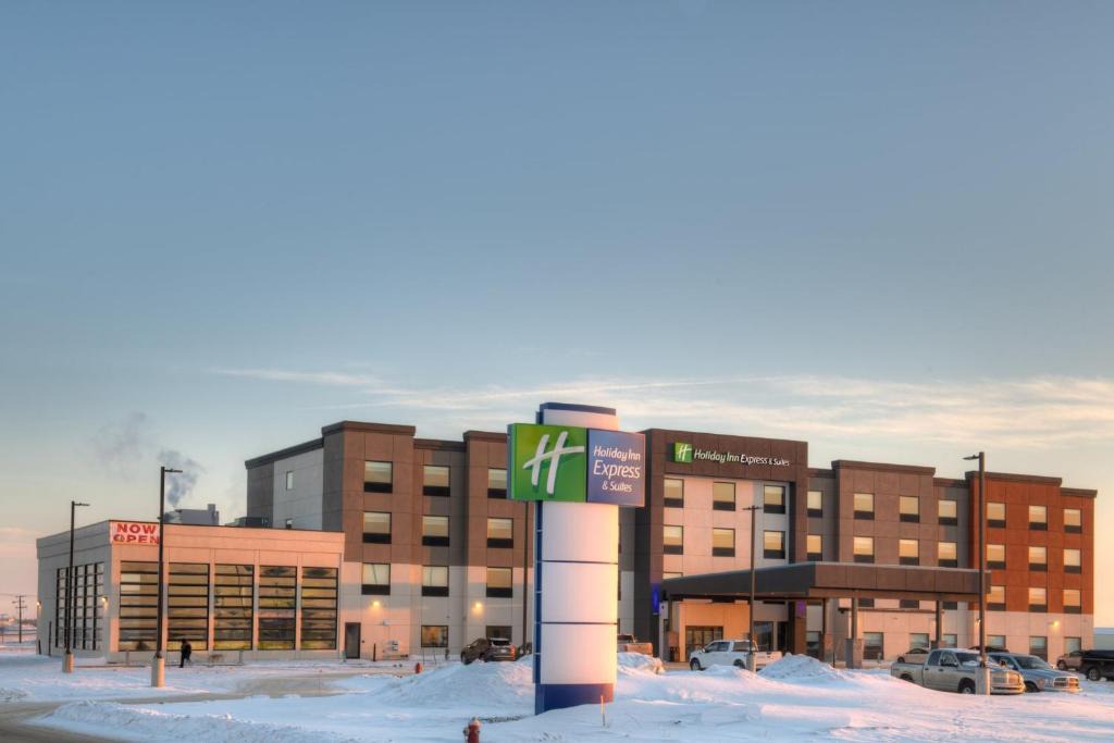 Moose Jaw Hotel | Holiday Inn Express & Suites - Moose Jaw by IHG