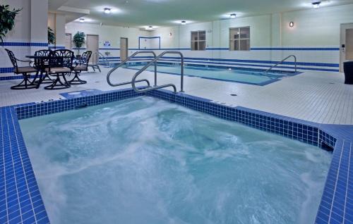 Kamloops Hotel | Holiday Inn Hotel and Suites-Kamloops by IHG