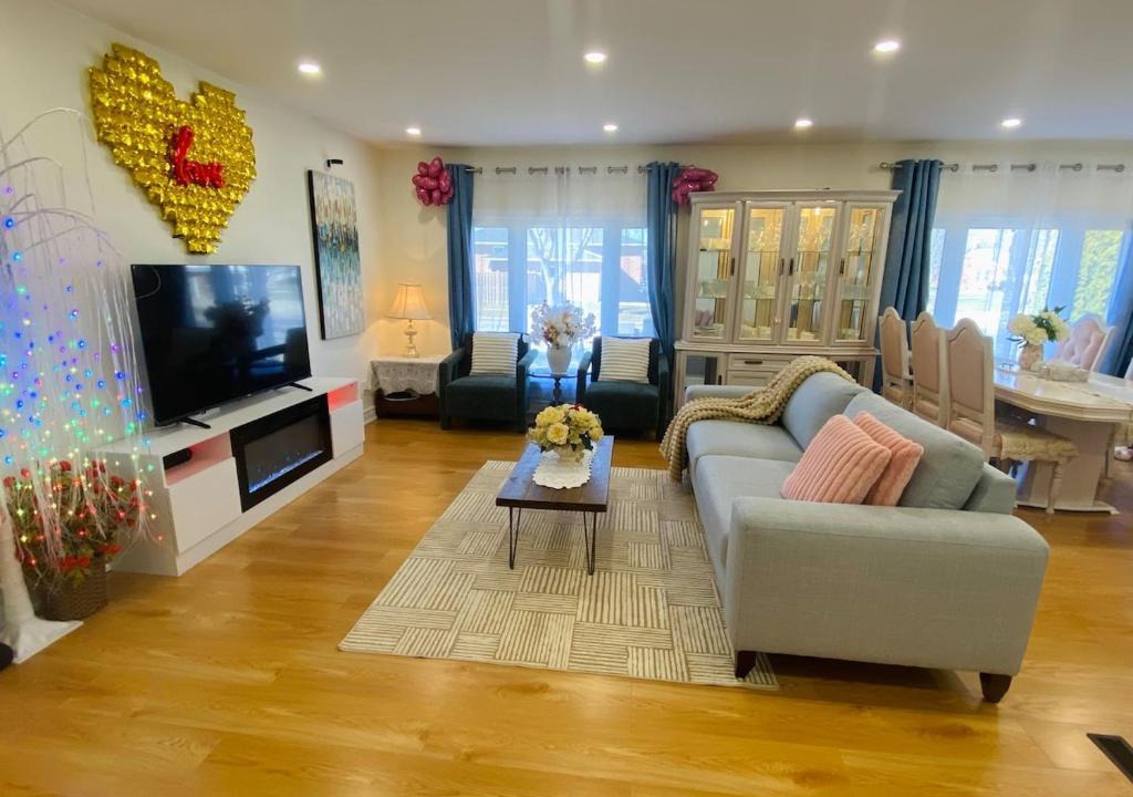 Niagara Falls Villa | Home in Niagara Falls 3BR 10 Mins to Falls