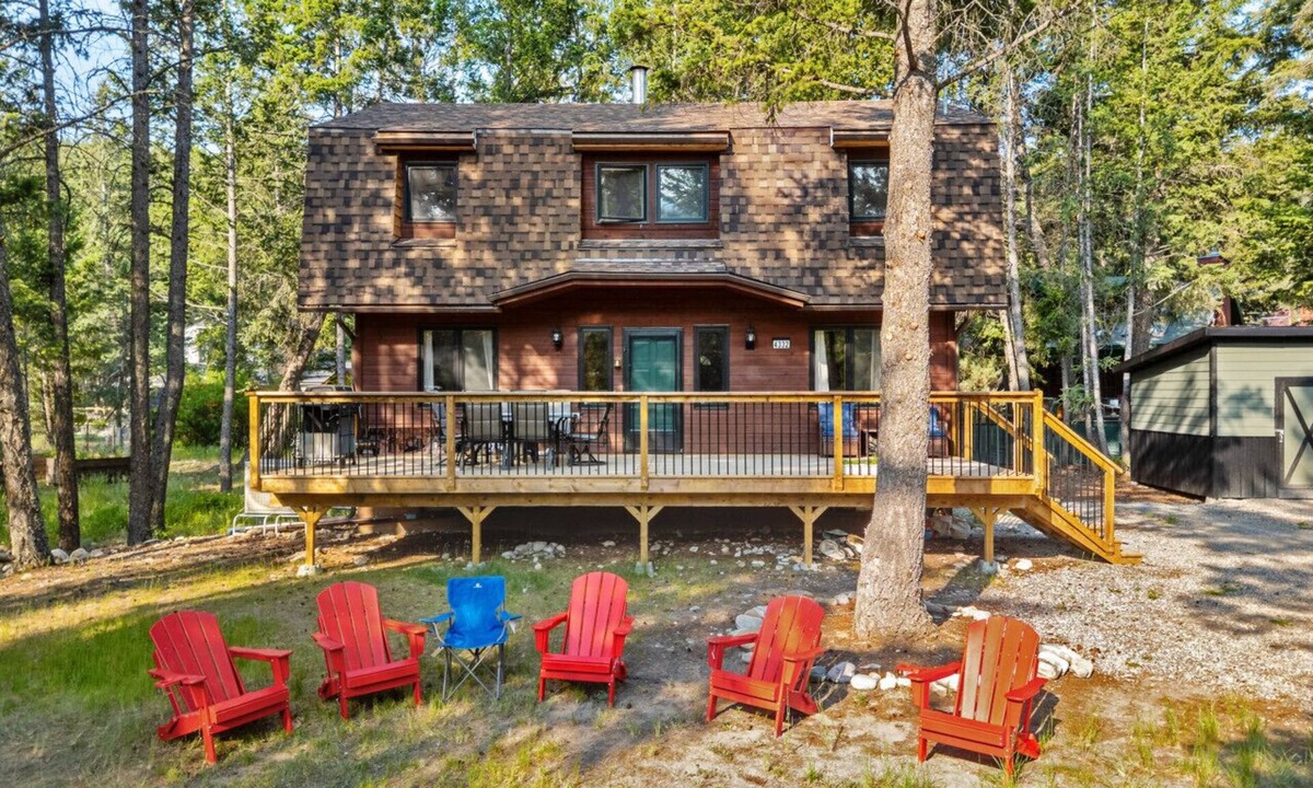 East Kootenay Cabin | Hoodoo Haven | Game Room | Pets | Fireplace | Yard