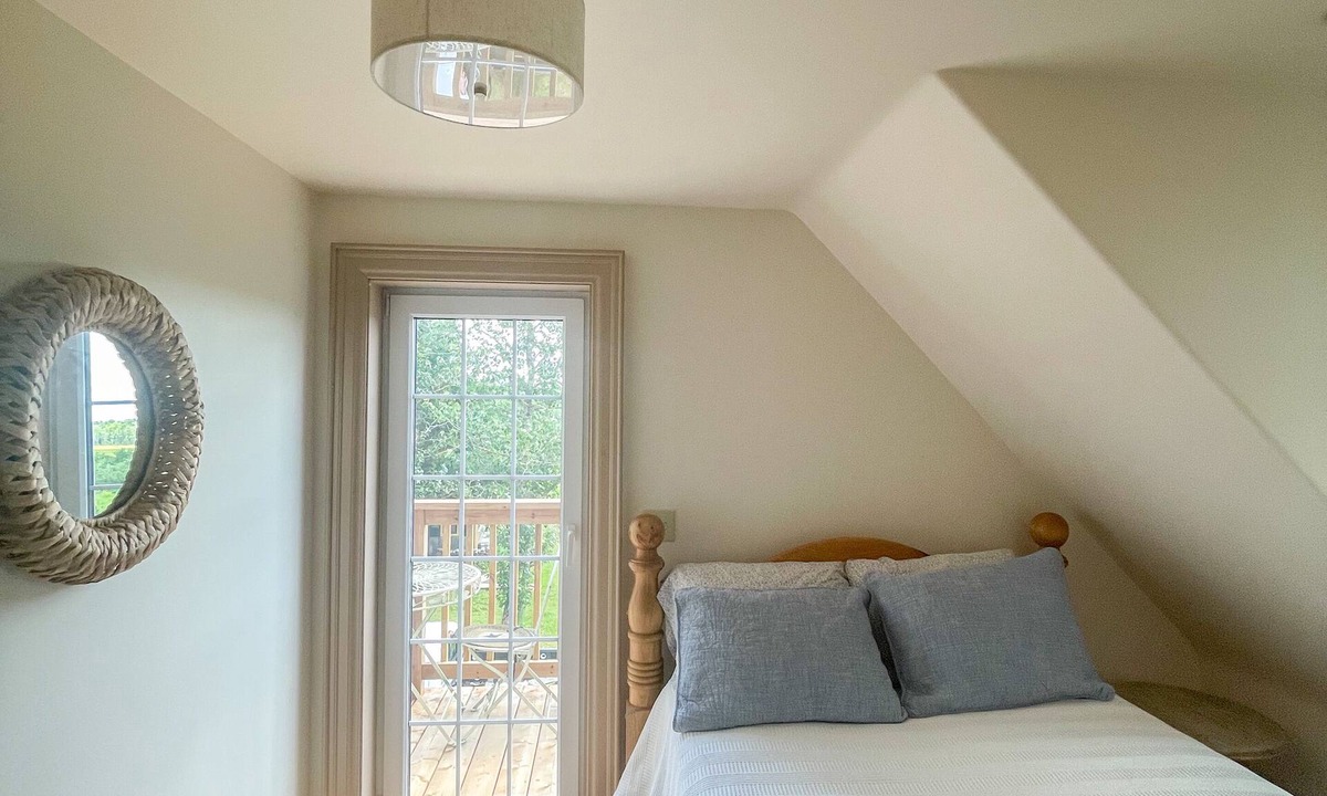 Newport Landing House | Horse Farm - Spacious and Serene