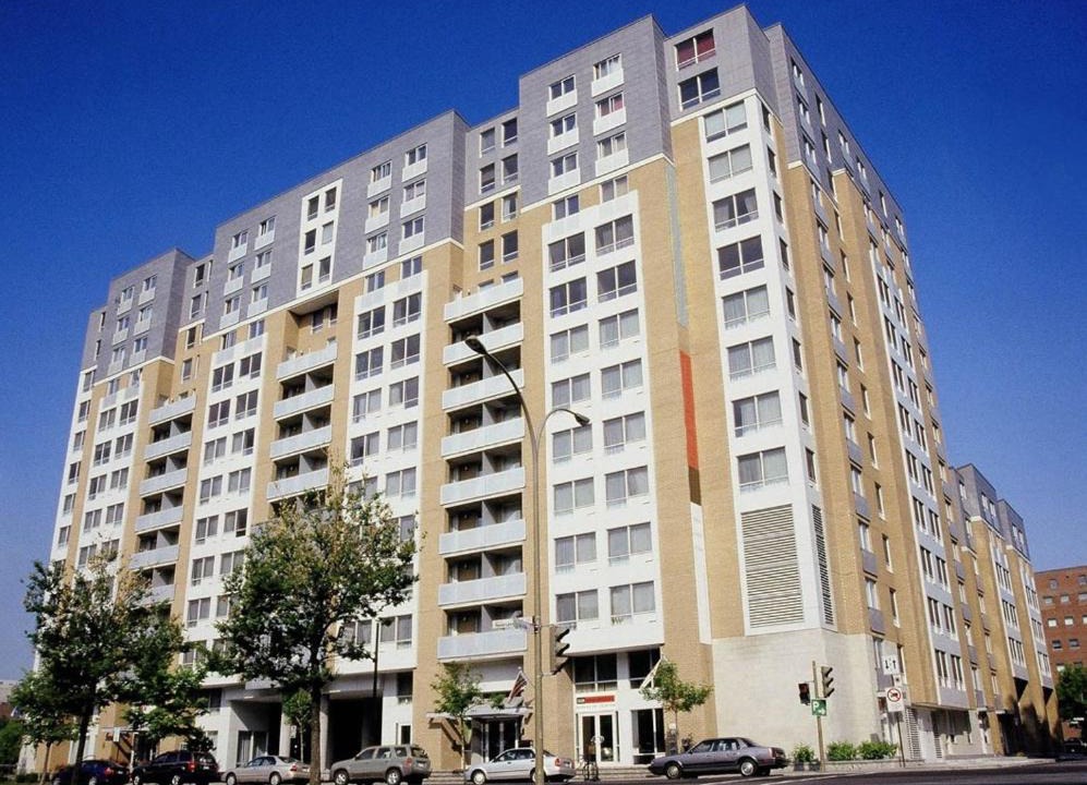 Quartier des Spectacles Hotel | Hotel Faubourg Montreal Centre-Ville Downtown