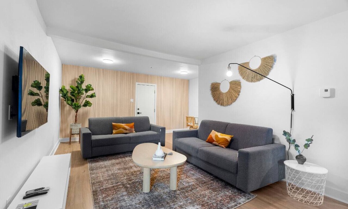 Little Italy Apartment | Hotel Laurence one bedroom apartment