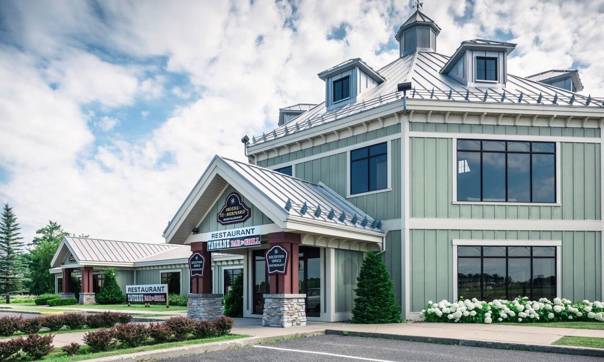 St-Bernard-de-Lacolle Hotel | Hotel St-Bernard