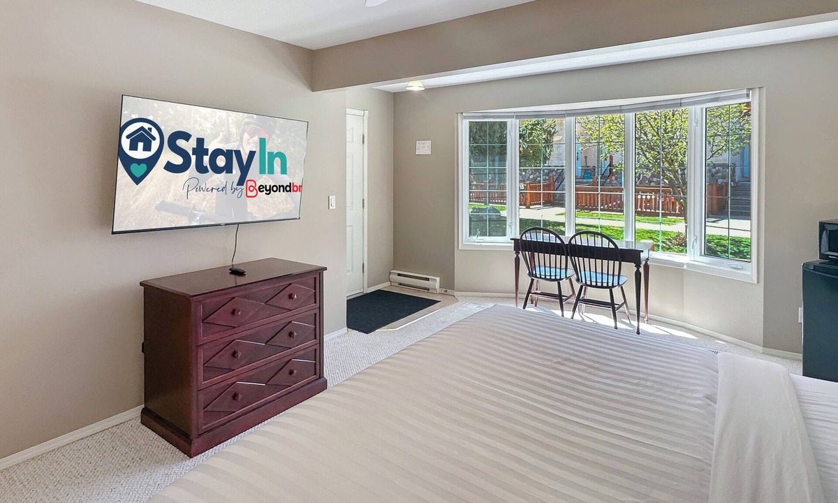 East Kootenay Apartment | Hotel-Style Room by the River in Fernie