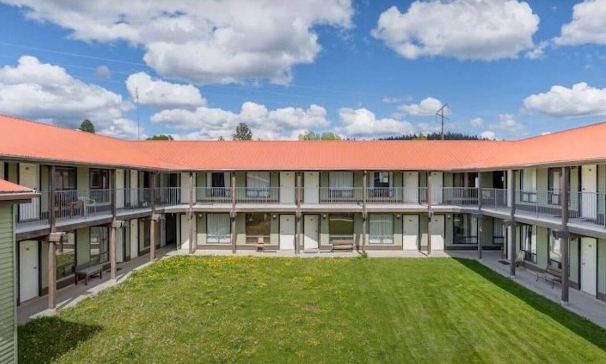 Logan Lake Hotel | Hotel Viewmont Residency Ltd.