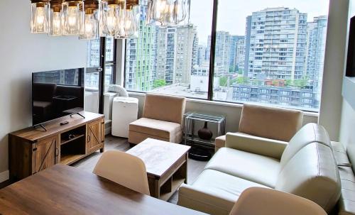Downtown Vancouver Apartment | Howe Street Apartment with Views