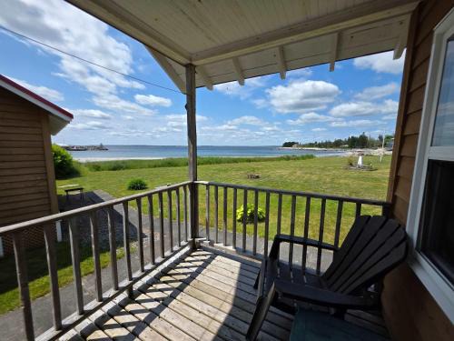 Hunts Point House | Hunts Point Beach Cottages - Cottage #2