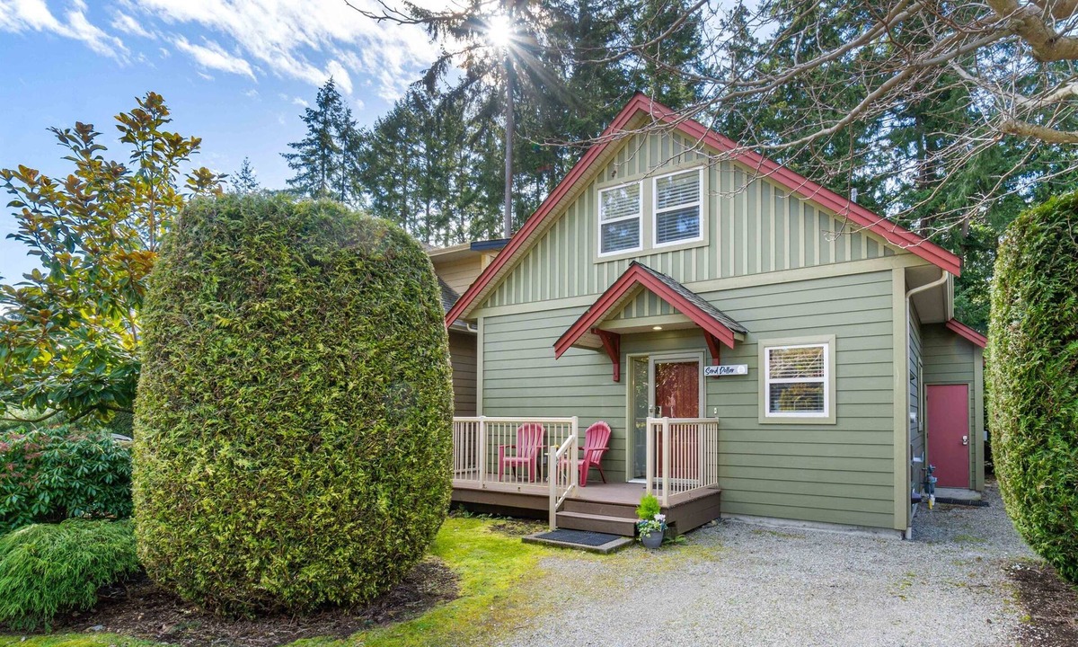 Regional District of Nanaimo Cottage | Impeccable Oceanside Village Retreat!