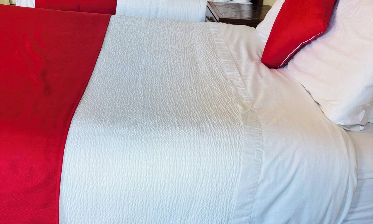 100 Mile House Hotel | Imperial Motel