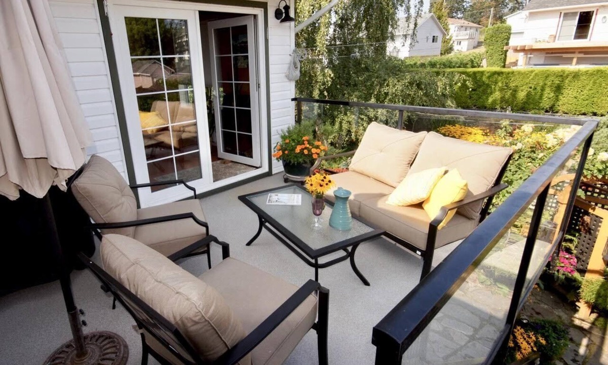 Saanich West House | Incredible 3 bedrm in Saanich in a private setting