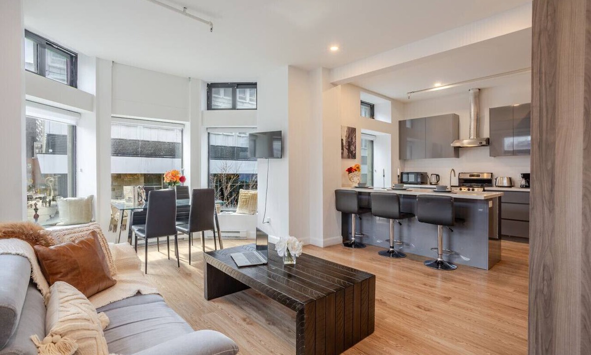 Downtown Montreal Apartment | Inner-City Apartment –Prime Bishop St Location