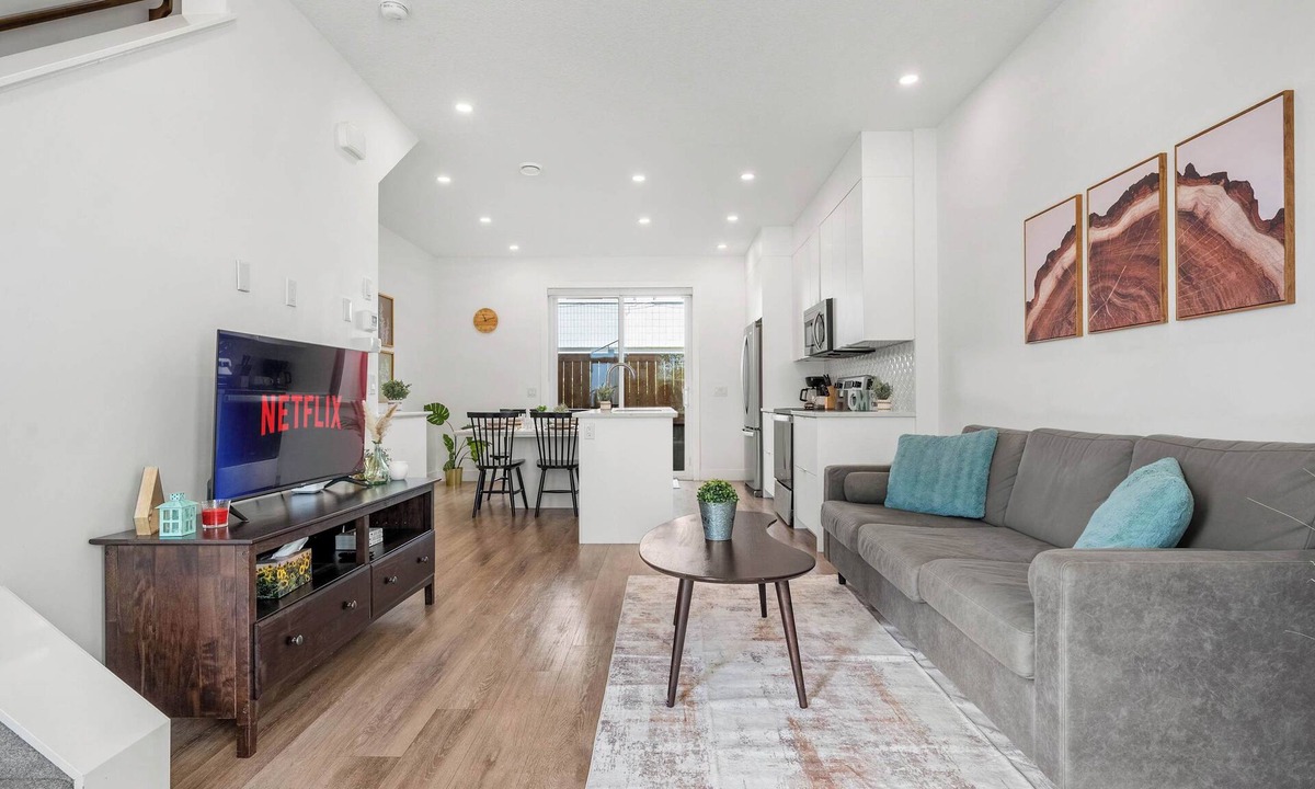 Bridgeland Condo | Inner-City Chic Urban Farmhouse 3 Bds and Ba