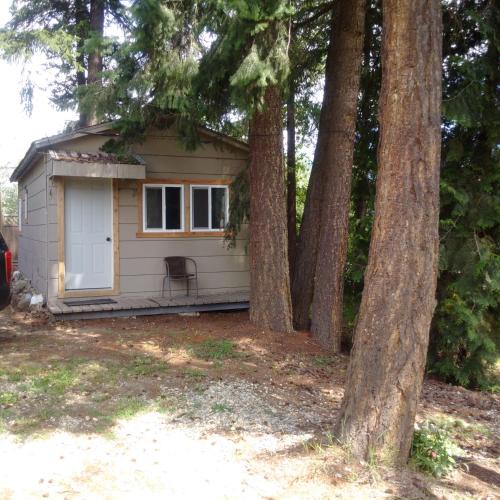 Clearwater Hotel | Jasper Way Inn Resort & Campground