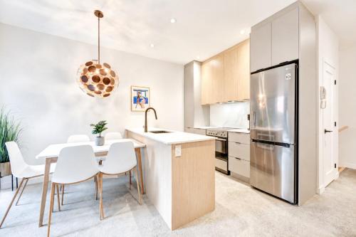 Pointe-Saint-Charles Apartment | Jolie Condo Great Location 2BD presented by TripMontreal I
