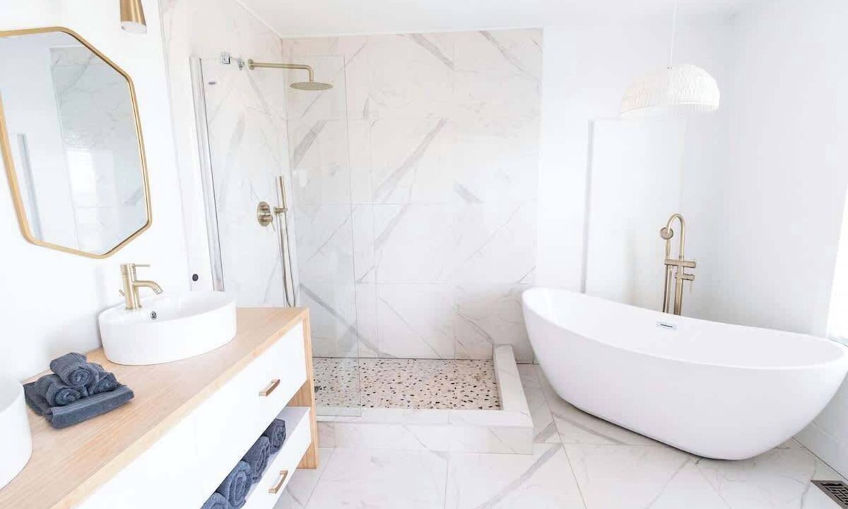 Grand Bay-Westfield House | June Avenue Oasis