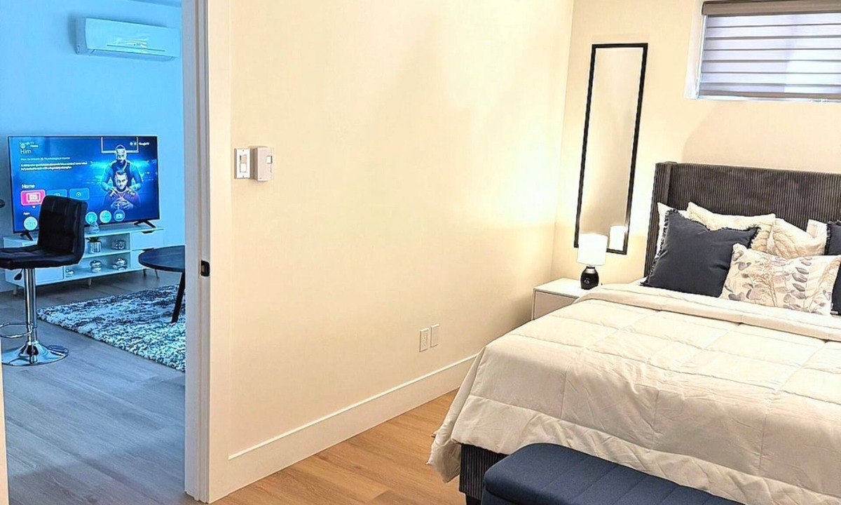 Moncton House | Kickback & relax in a cozy & stylish home in Moncton