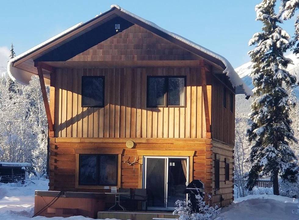 Blaeberry Cabin | Kicking Horse Kabins